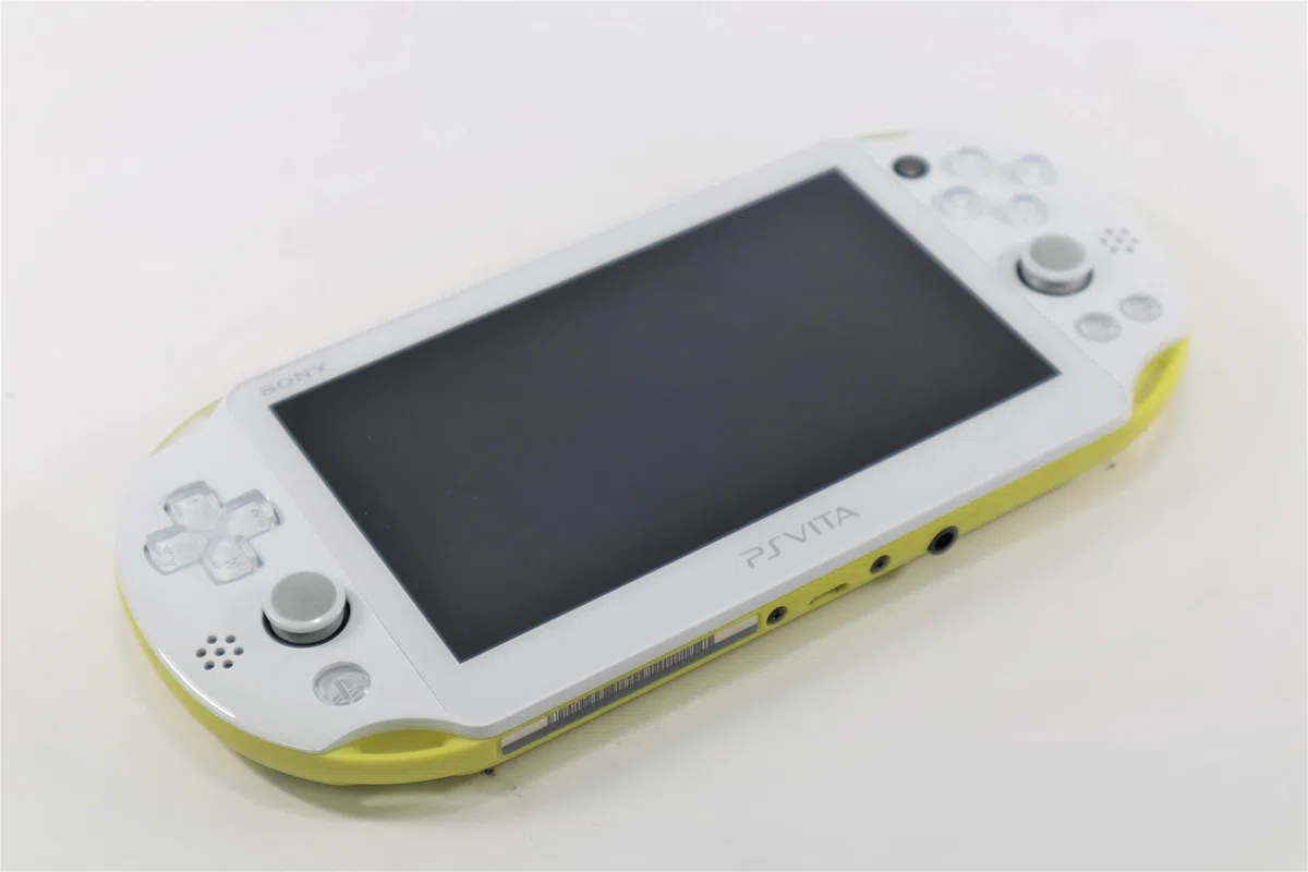 PSVita Slim Lime Green White - Wi-fi (PCH-2000 ZA12) [import Japon]