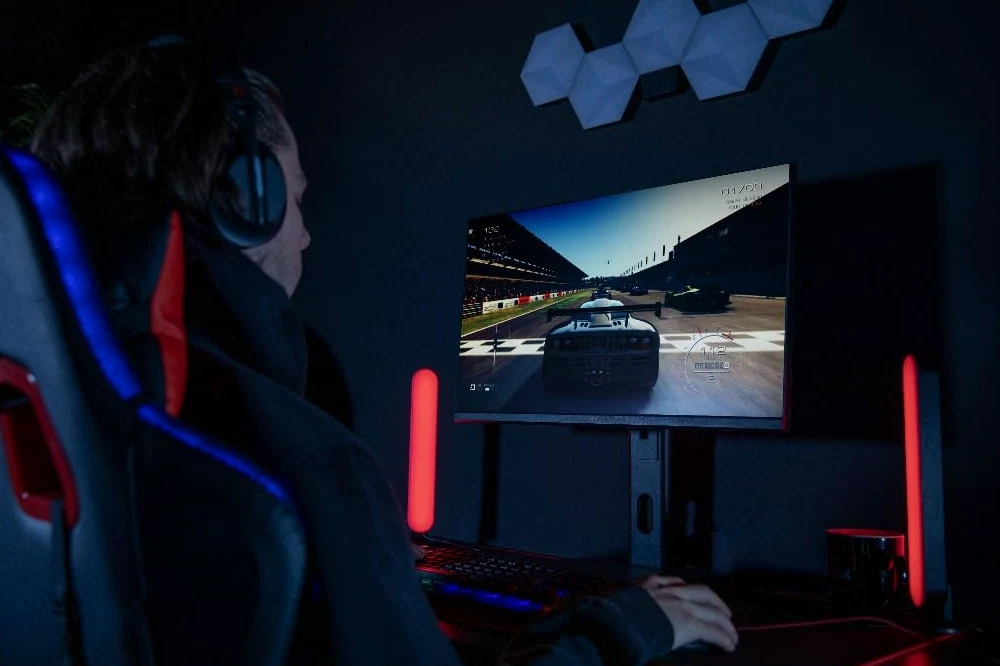 Konix Monitor Gaming Nova 24" PC, PS5, Switch 2 y Xbox Series X|S - Full HD 1080p - 180 Hz - 1 ms - FreeSync - HDMI - DisplayPort - Panel IPS