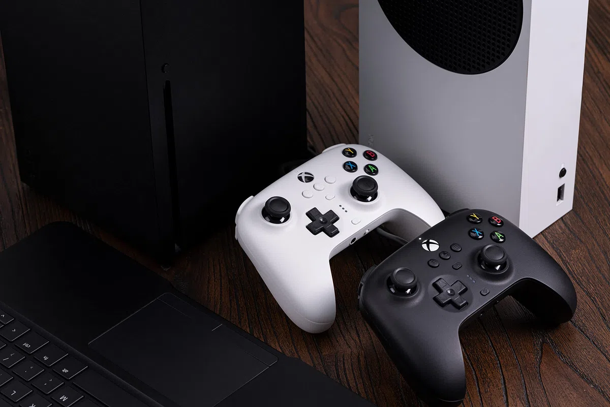 8Bitdo Ultimate Wired Controller for Xbox Series X, Xbox Series S, Xbox One, Windows 10 & Windows 11 (Black) (Xbox Series X)