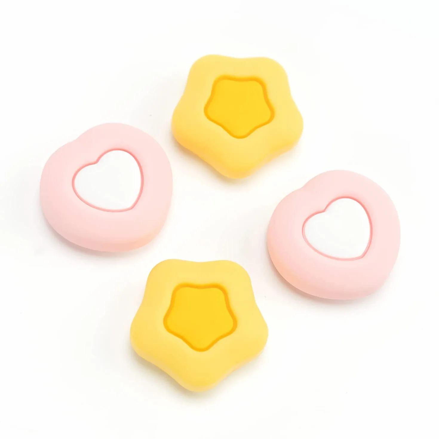 GeekShare Cute Silicone Joycon Thumb Grip Caps, Joystick Cover Compatible con Nintendo Switch/OLED/Switch Lite, 4PCS - Cream Heart